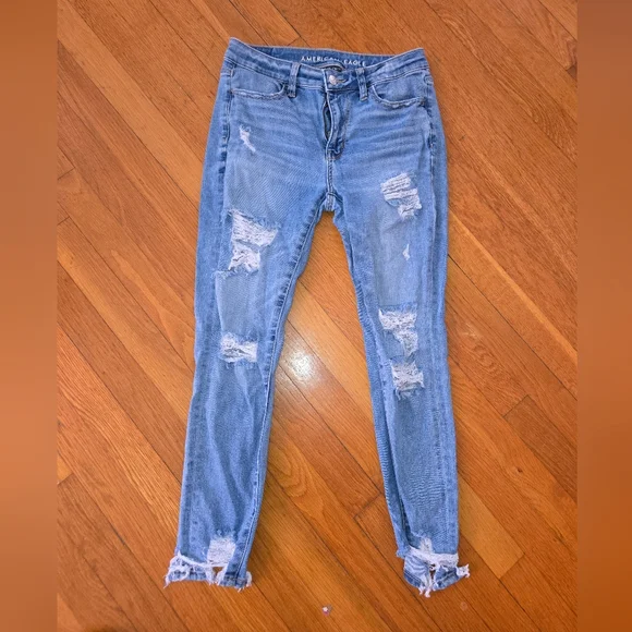 American Eagle Distressed Stretch Jeans - Picture 2 of 4